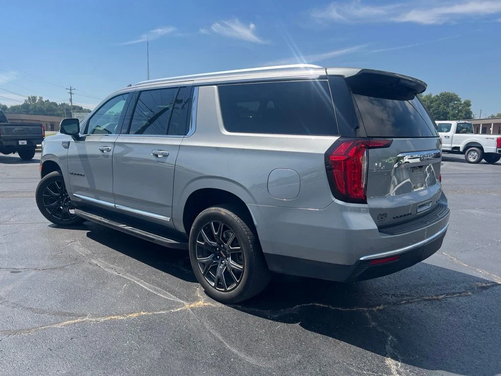 Used 2023 Silver GMC SLT image 5