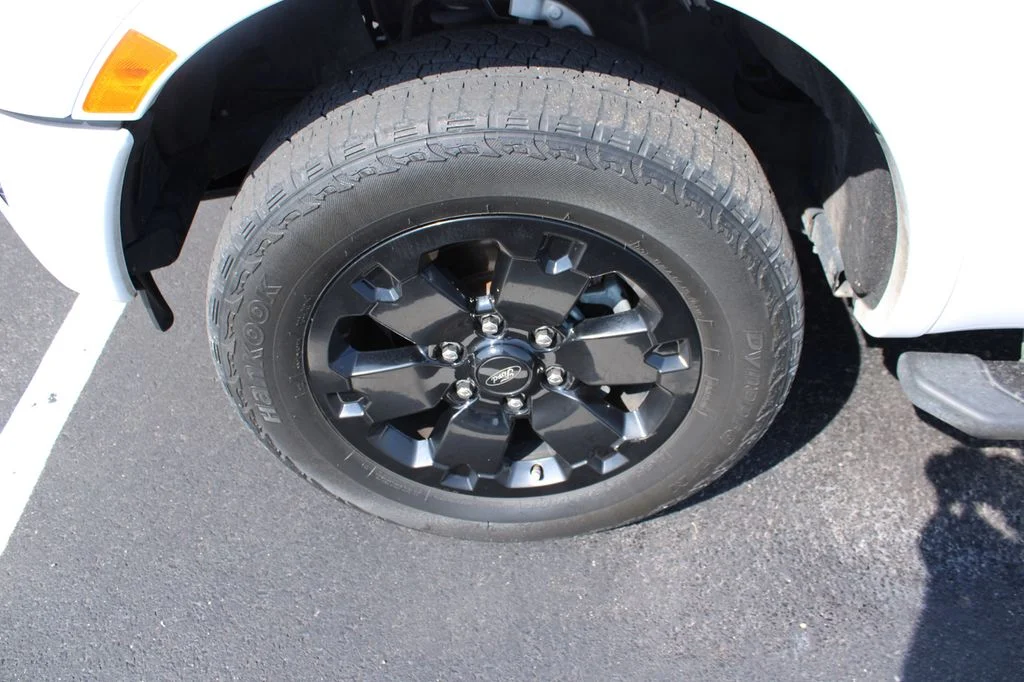 Used 2019 Oxford White Ford Lariat image 9