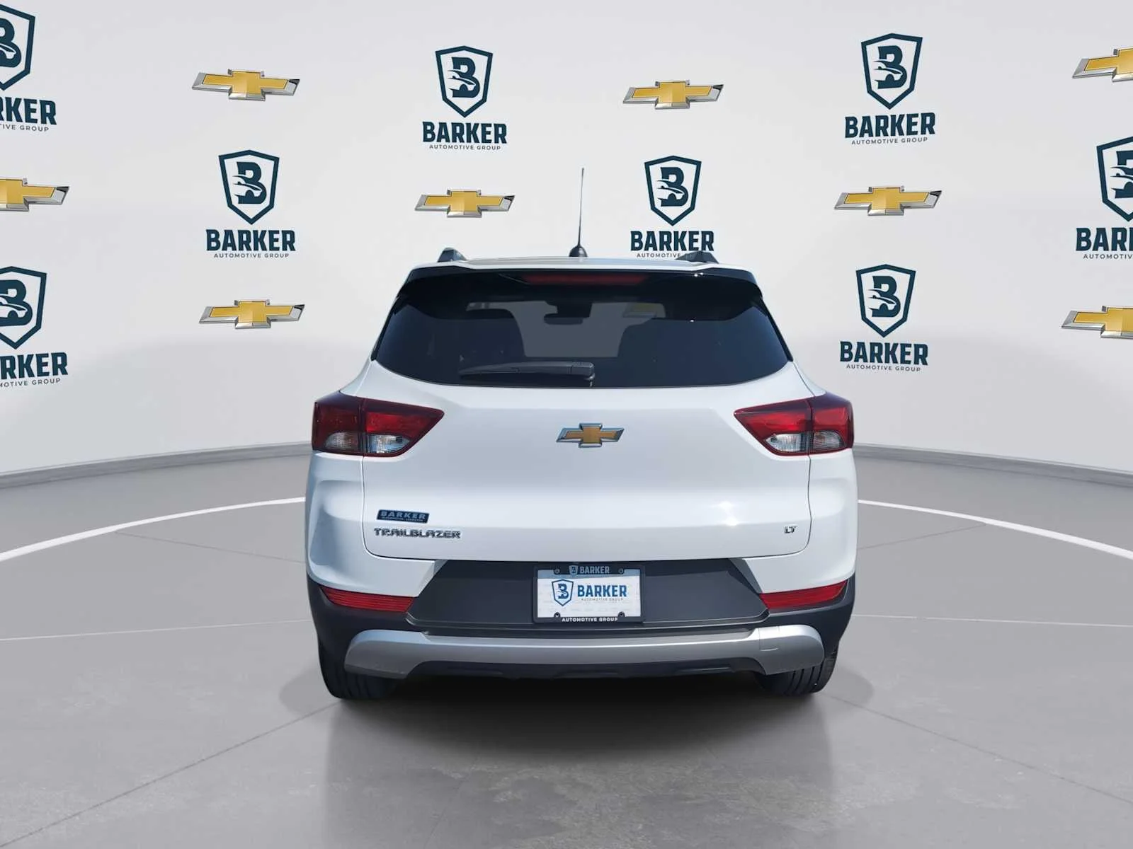 Used 2023 Summit White Chevrolet LT image 7