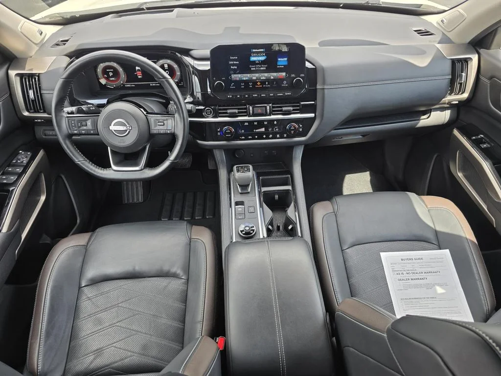 Used 2023 White Nissan Platinum 4WD image 11