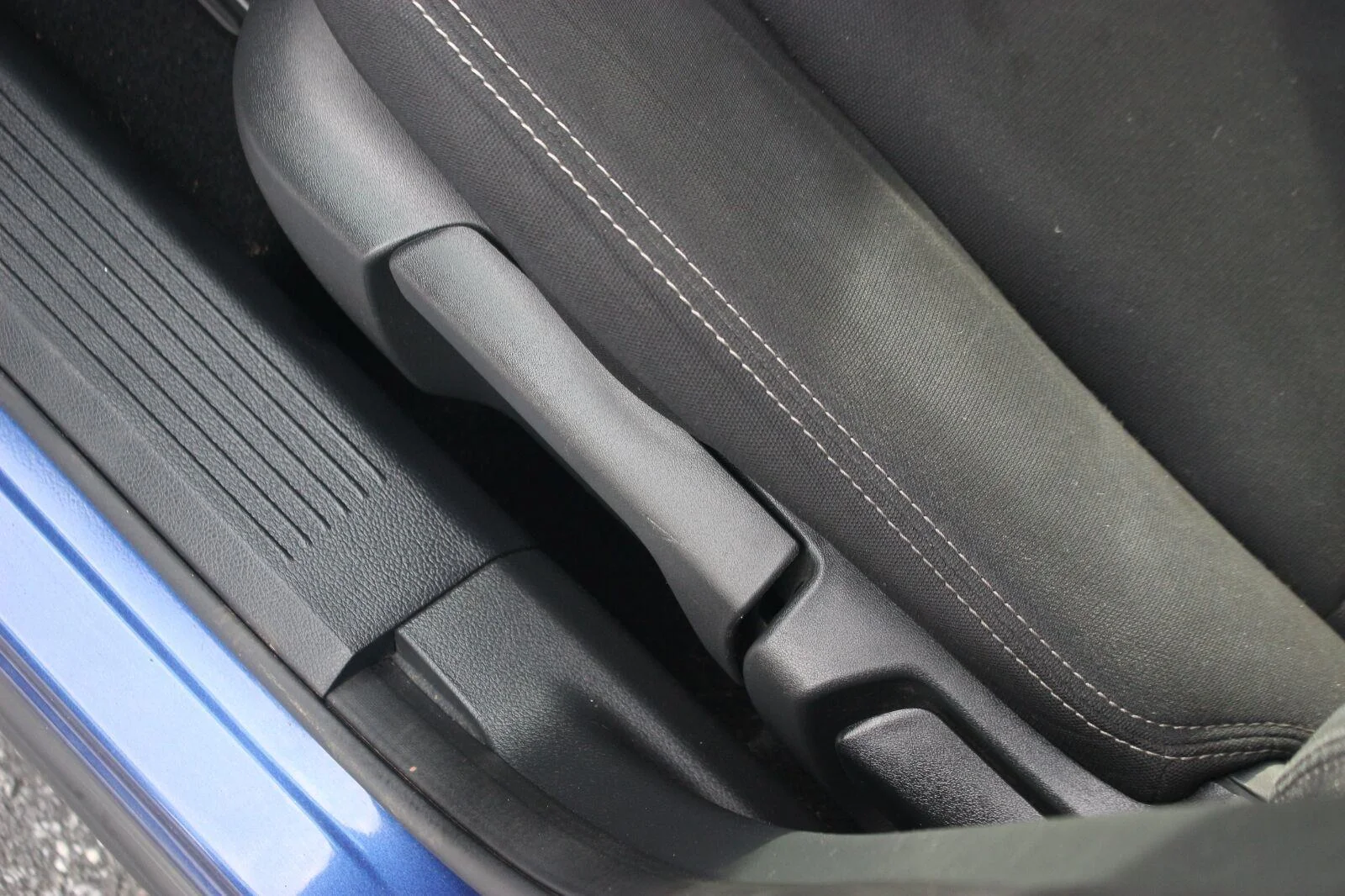 Used 2023 Blue Nissan S image 16
