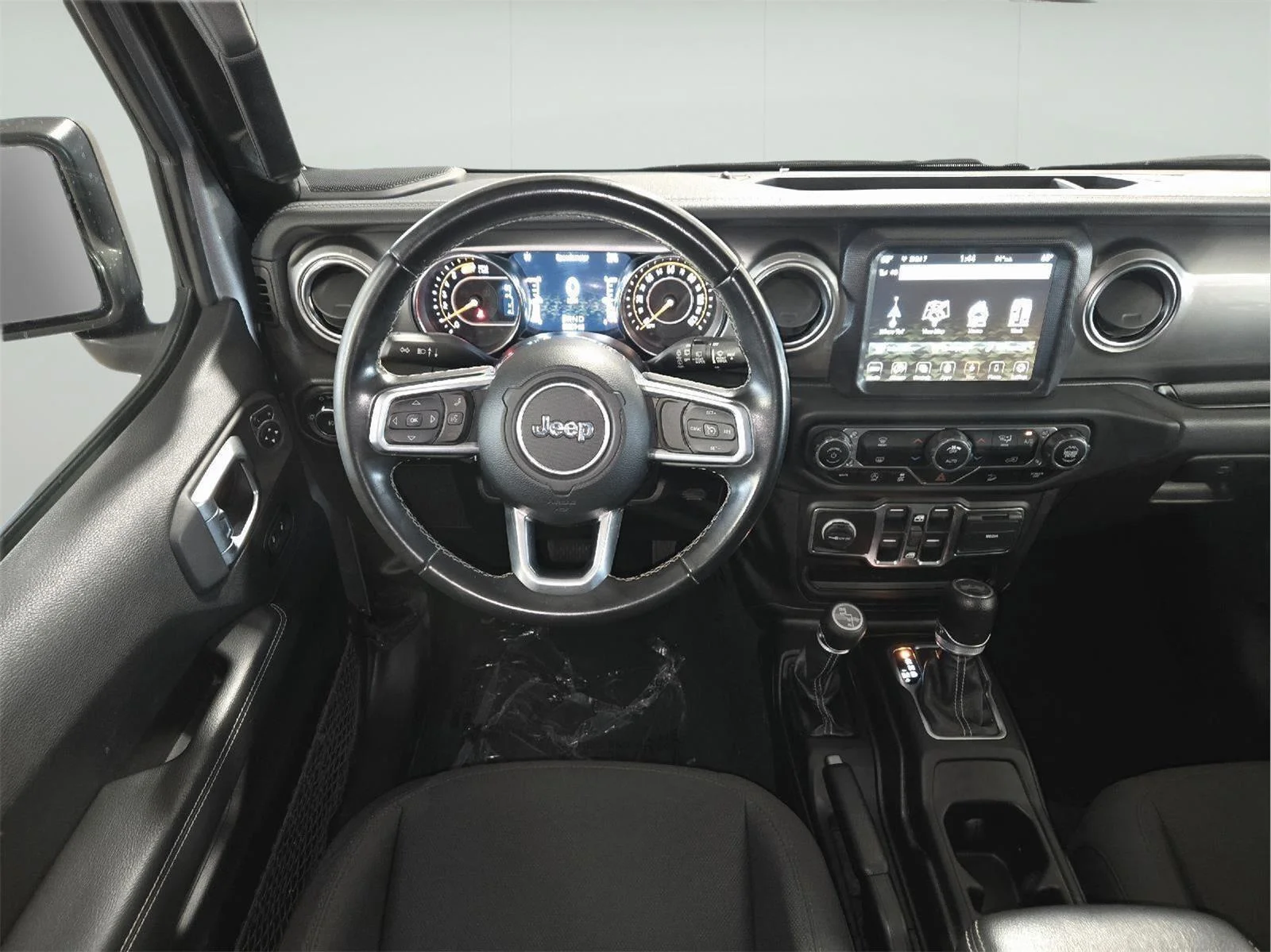 Used 2020 Billet Silver Metallic Jeep Sahara image 28
