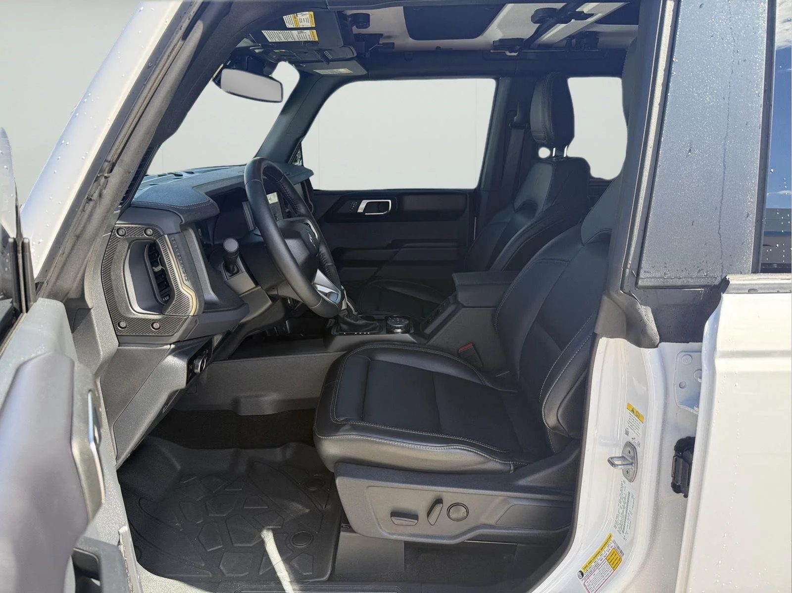 Used 2025 Oxford White Ford Badlands image 10