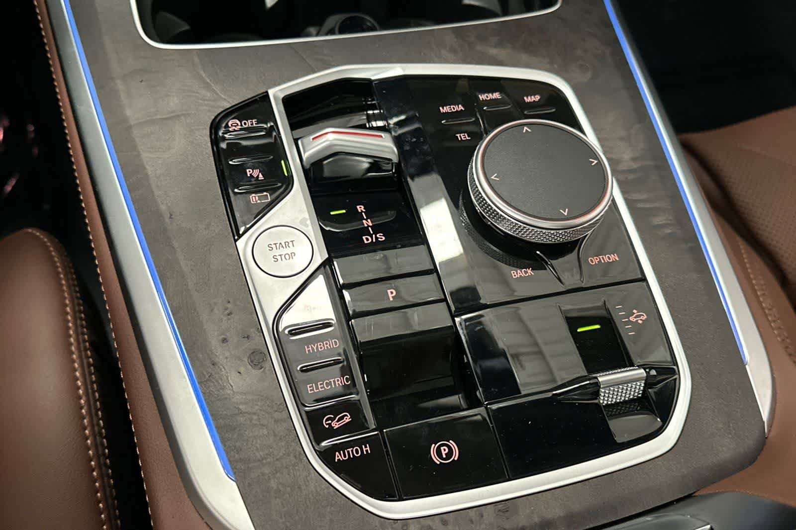 New 2026 Dravit Grey Metallic BMW xDrive50e image 21