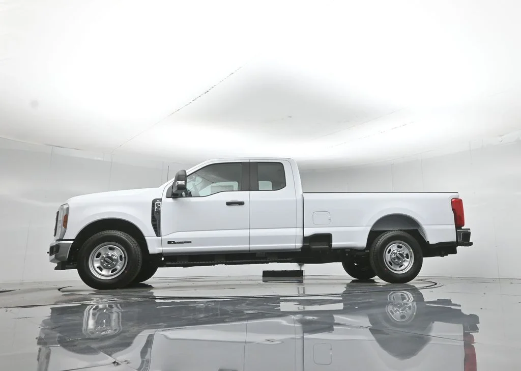 New 2026 Oxford White Ford XL image 49