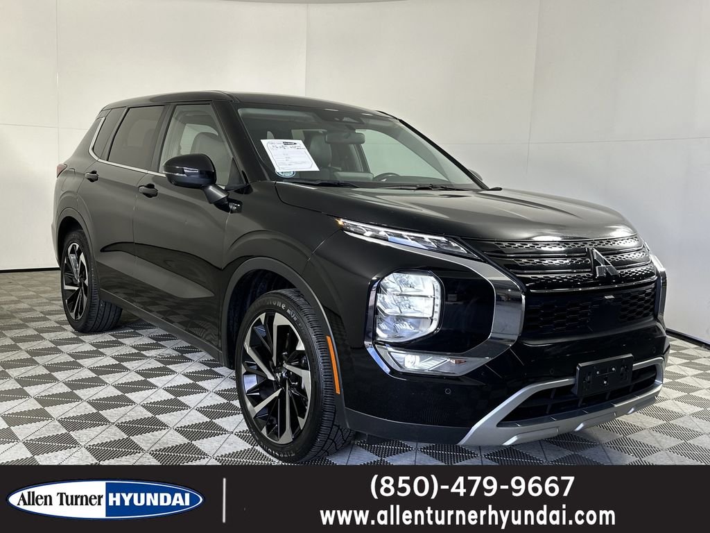 2024 Mitsubishi Outlander SE 2WD's photo
