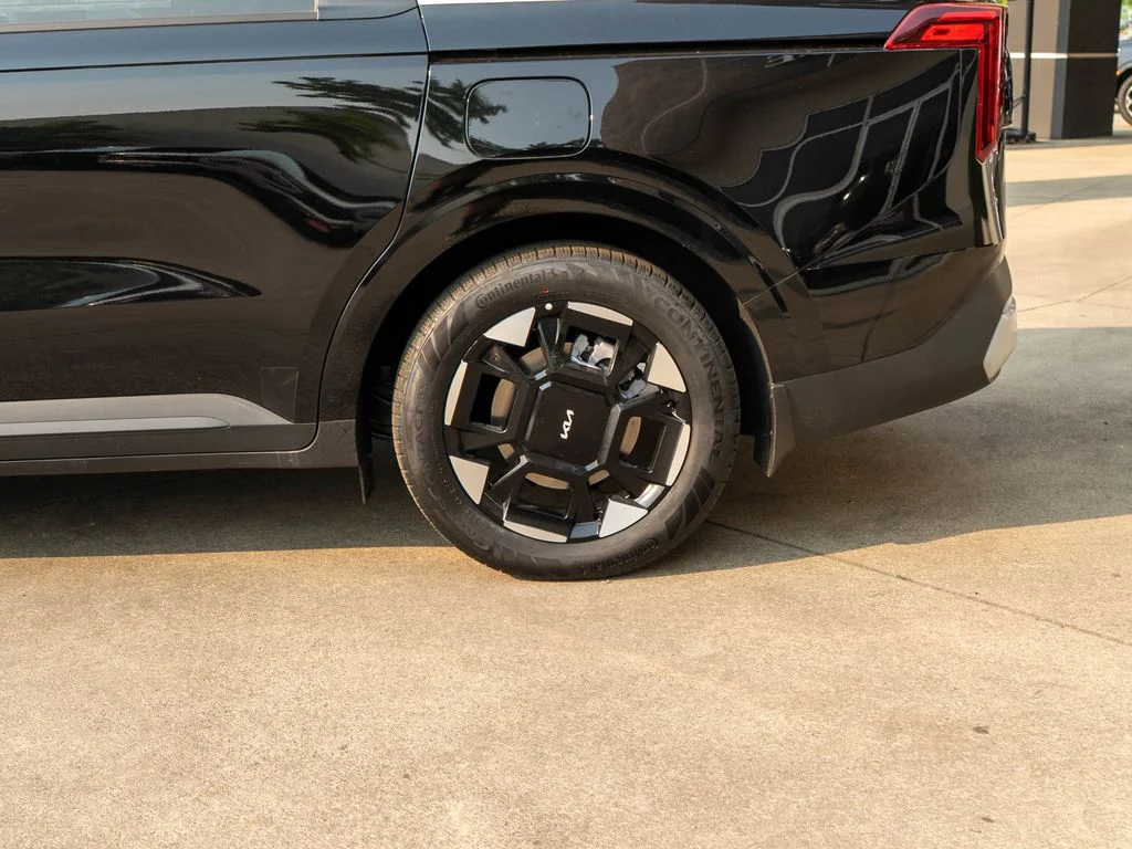 New 2026 Aurora Black Pearl Kia EX image 31