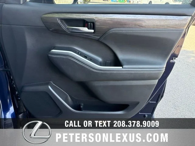 Used 2024  Toyota Platinum image 12