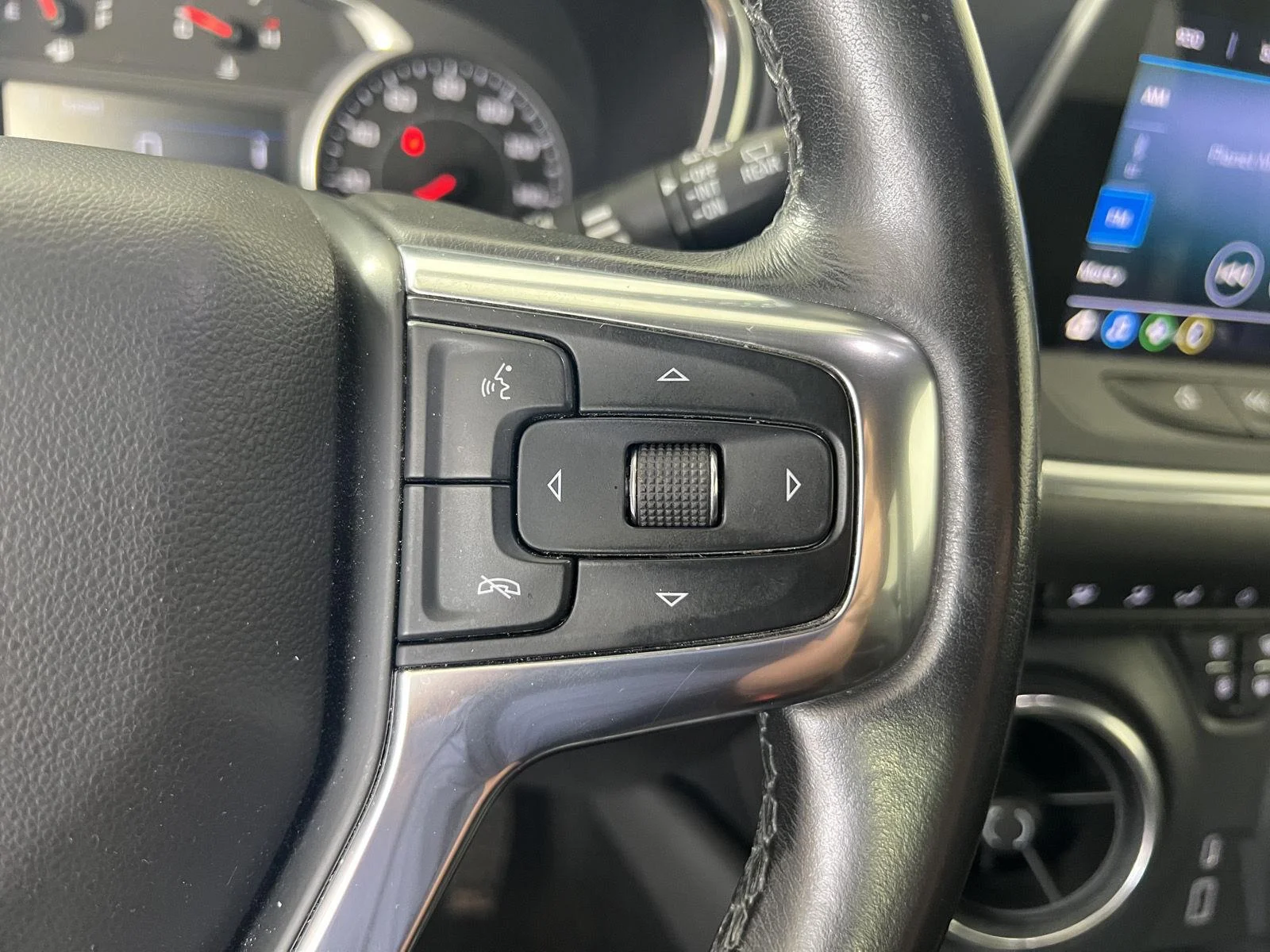 Used 2020 Silver Ice Metallic Chevrolet LT image 10