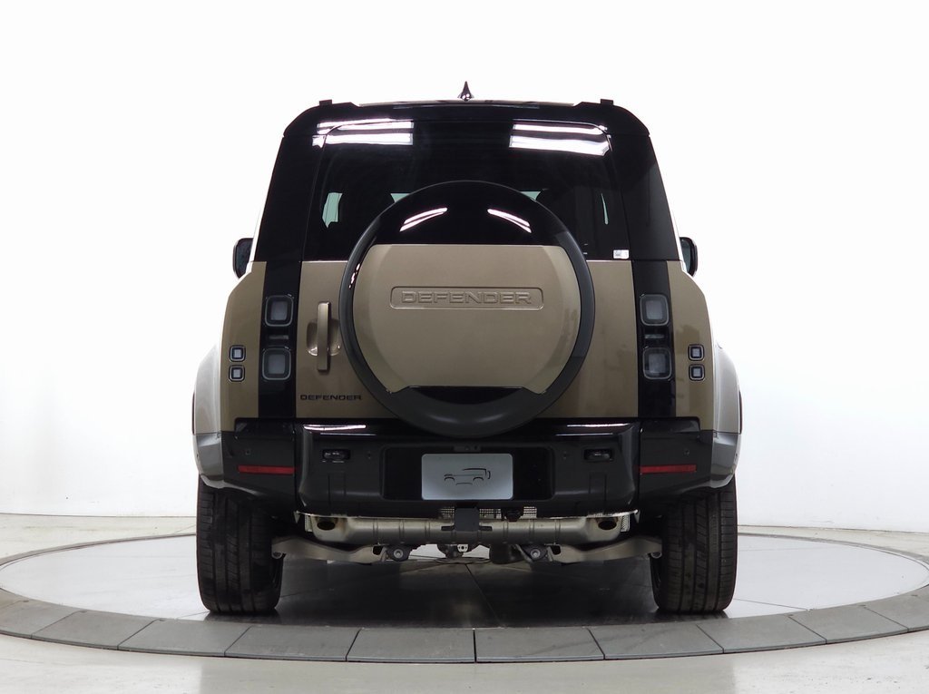 2026 LAND ROVER DEFENDER - Image 4