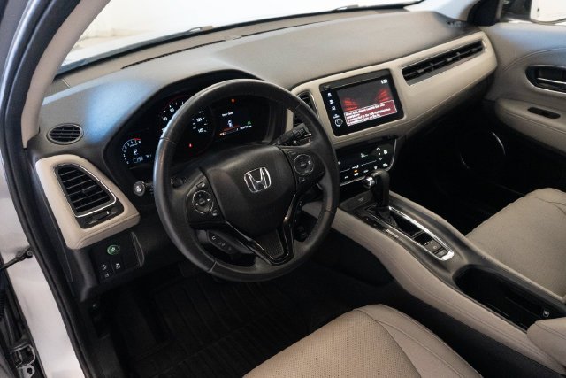 Used 2022 Silver Honda EX-L image 3