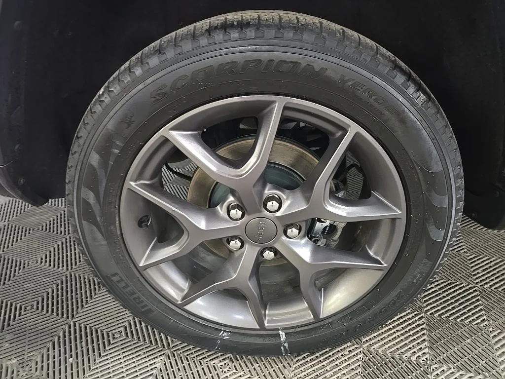 Used 2021 Gray Jeep Limited image 14