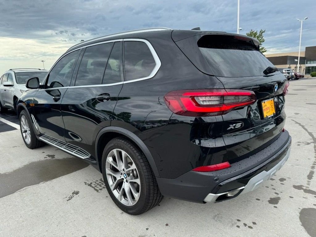 Used 2023 Black BMW xDrive40i image 5