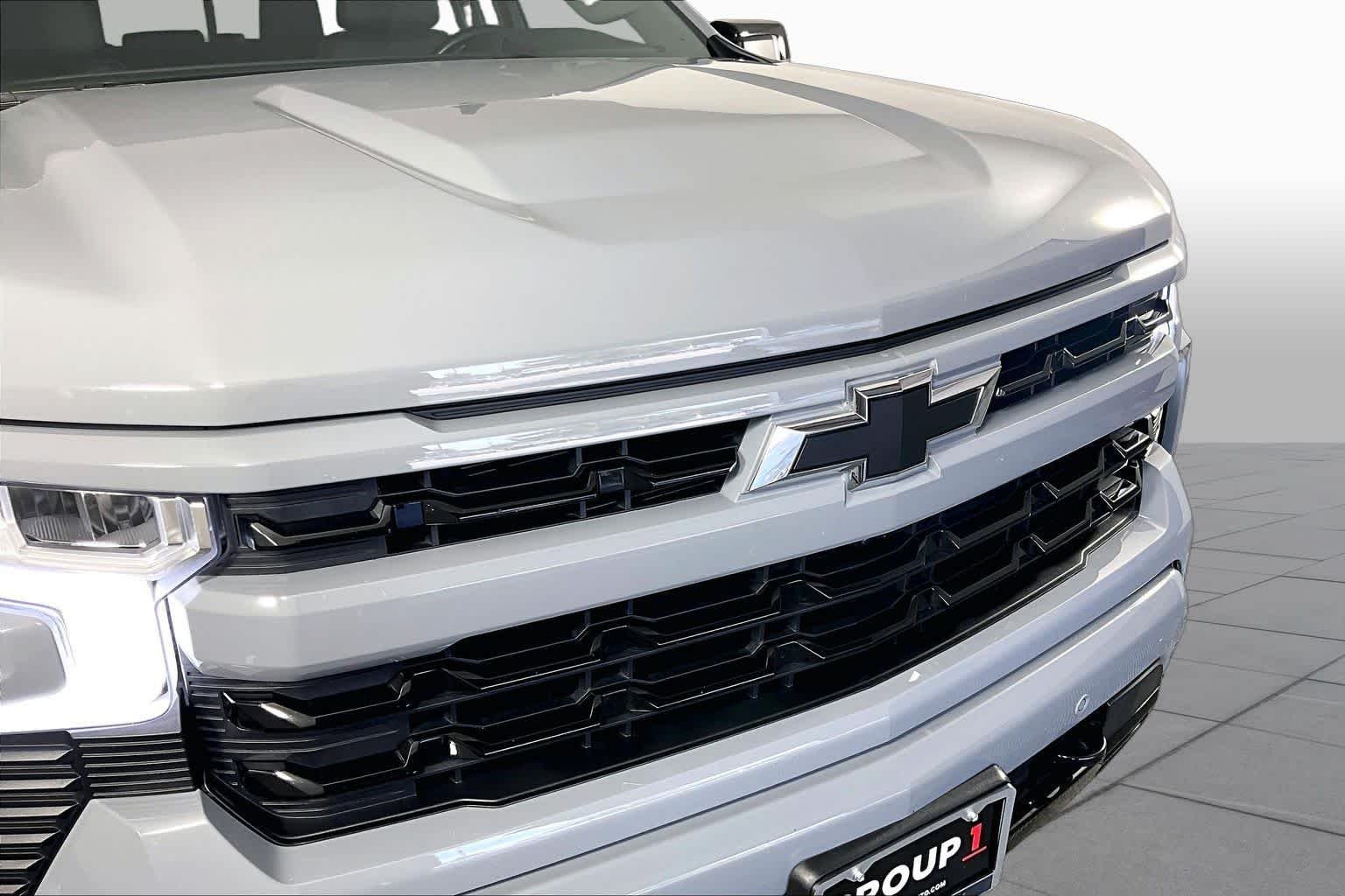 Used 2025 Slate Gray Metallic Chevrolet RST image 28