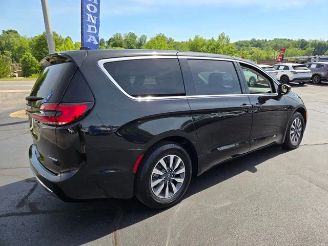 Used 2023 Black Chrysler Touring L image 8