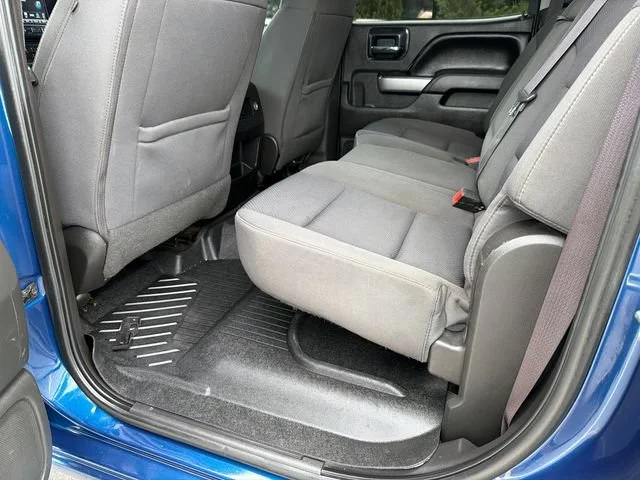Used 2017 DEEP OCEAN BLUE METALLIC Chevrolet LT image 20