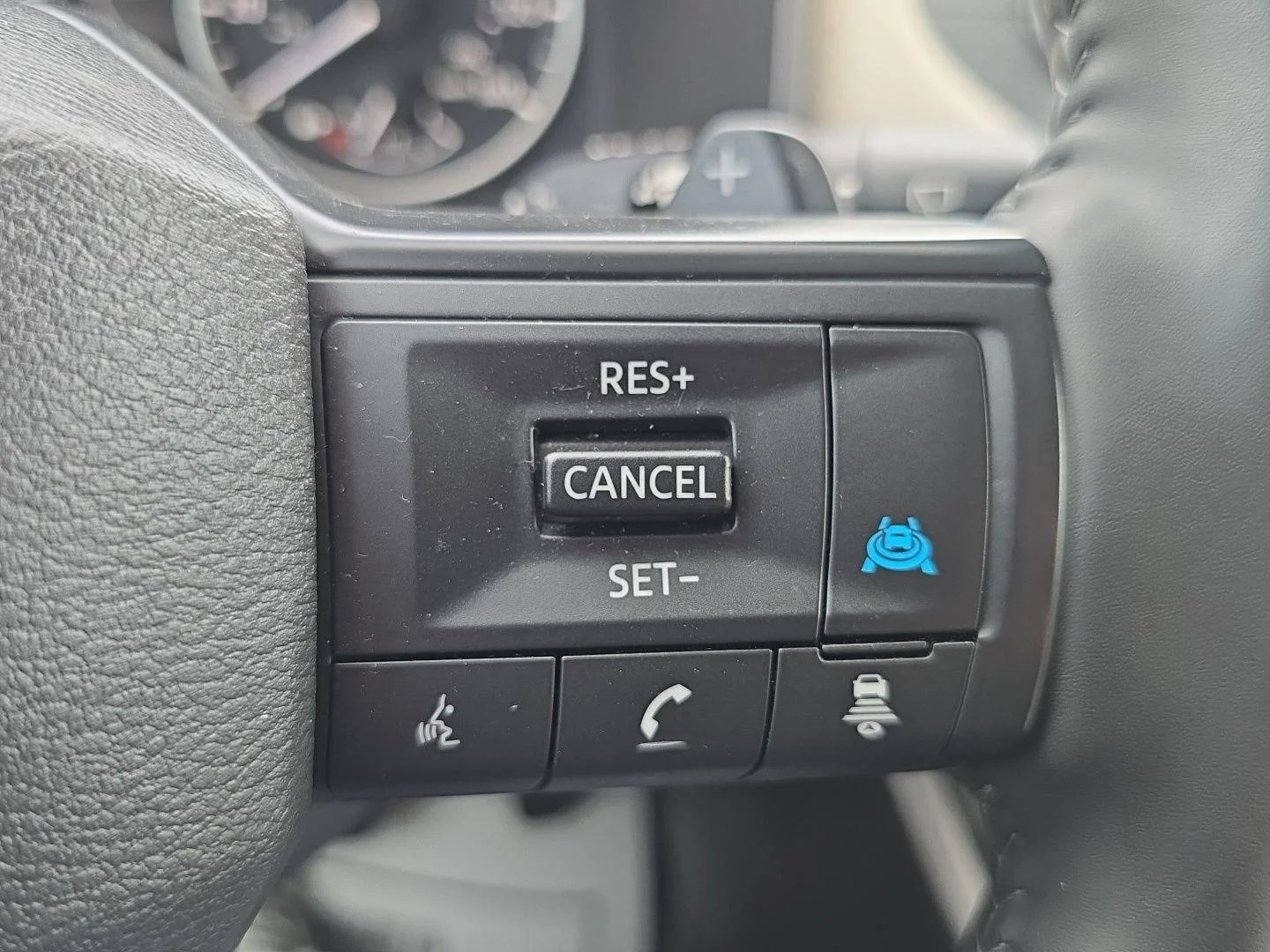 Used 2025 Super Black Nissan SV image 15