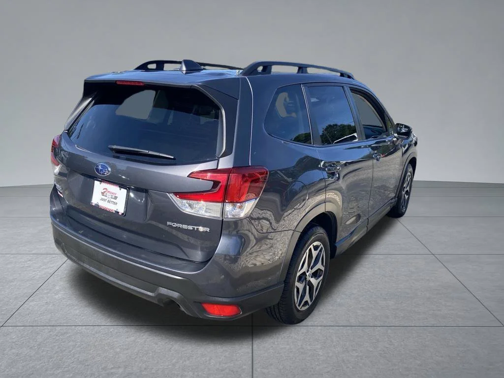 Used 2022 Gray Subaru Premium image 15