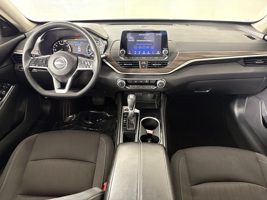 Used 2023 White Nissan 2.5 SV image 38