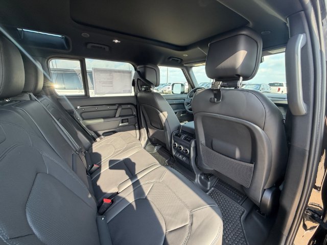New 2026 Santorini Black Land Rover S image 17