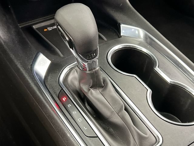 Used 2023 SUMMIT WHITE Chevrolet LT Cloth image 27