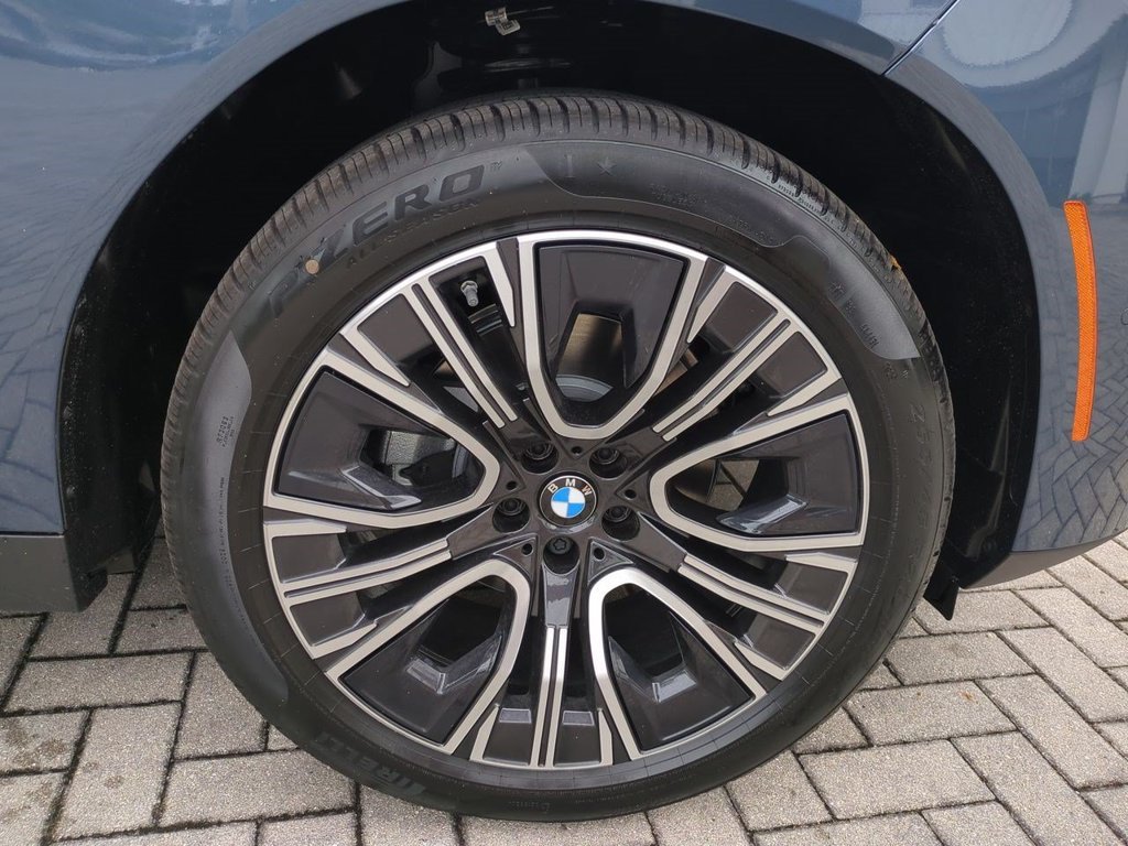 New 2026 Arctic Race Blue metallic BMW 30 xDrive image 11