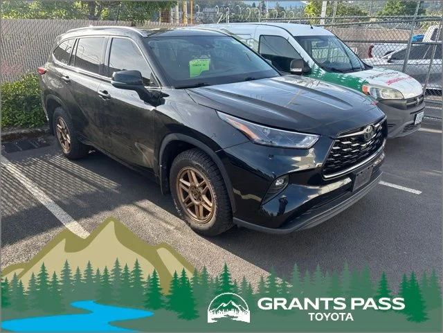 2022 Toyota Highlander XLE 4x4 V6's photo