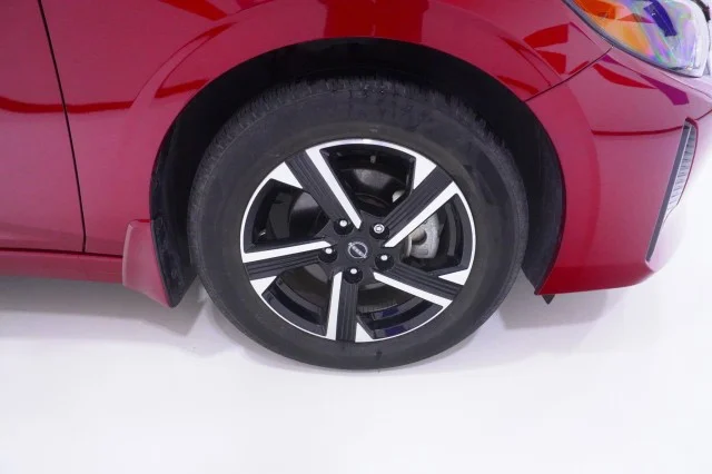 Used 2024  Nissan SV image 5