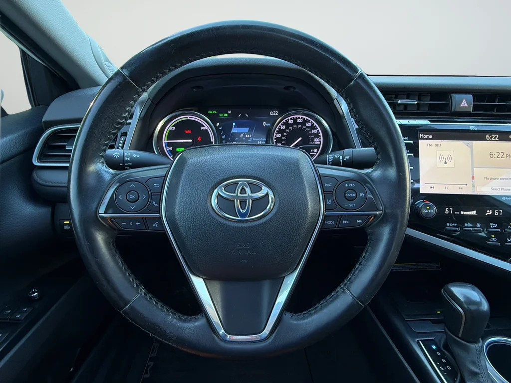 Used 2020 Beige Toyota XLE image 33