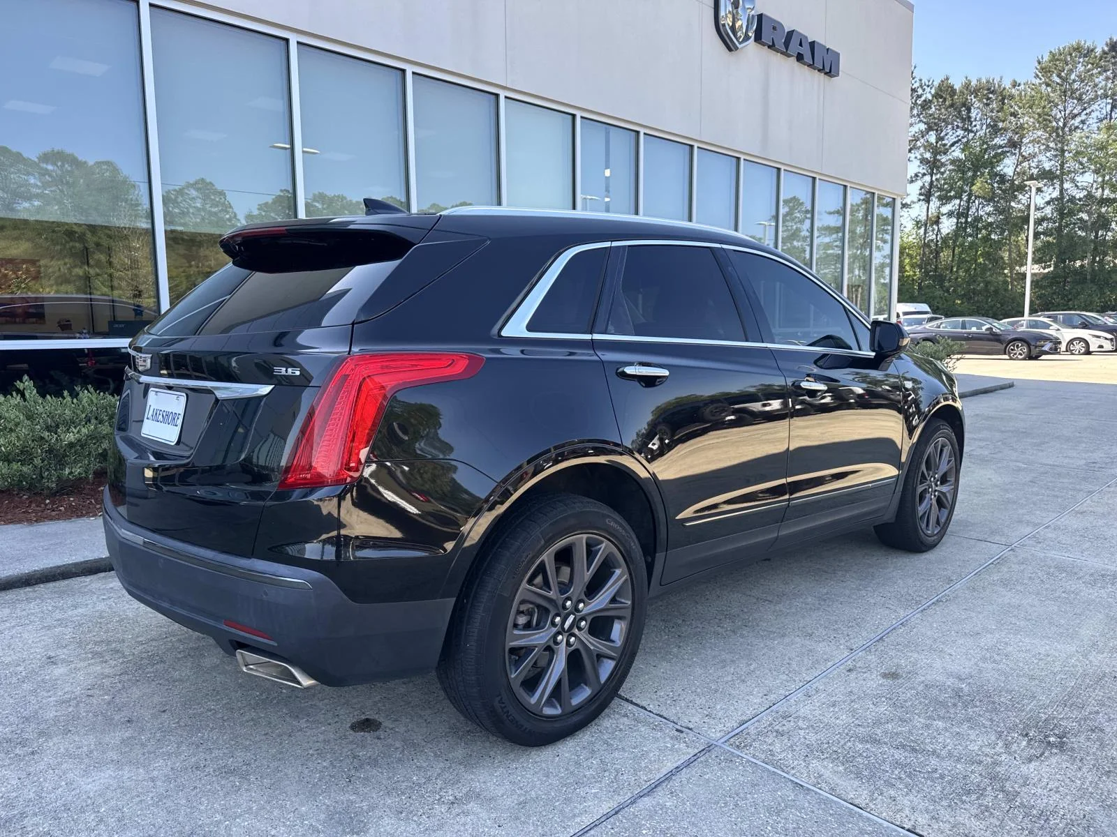 Used 2018 Black Cadillac FWD 4dr Luxury image 7