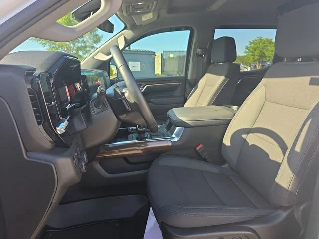 Used 2025 White Chevrolet RST image 15