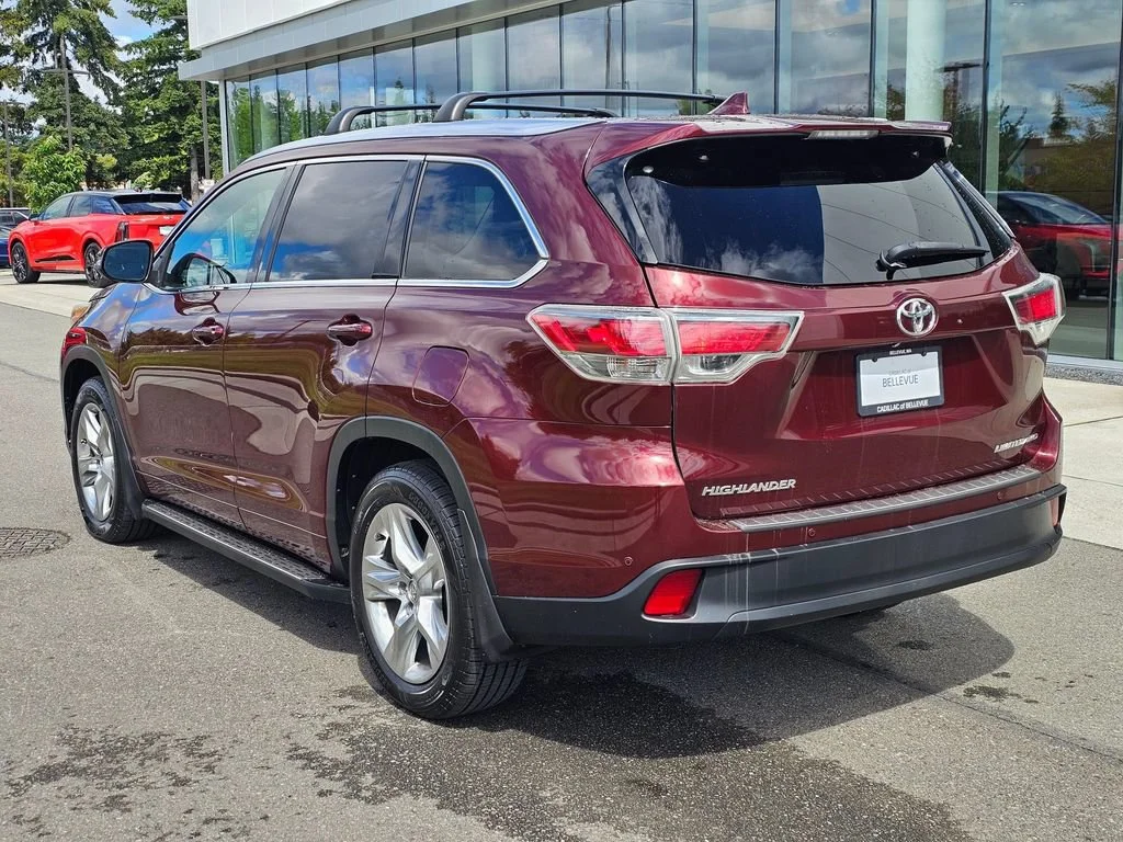 Used 2015  Toyota Limited image 3