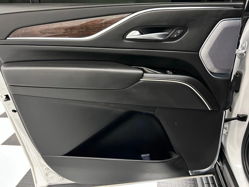 Used 2022 White Cadillac Sport Platinum image 14
