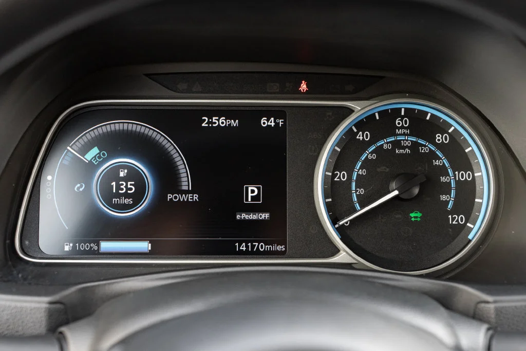 Used 2025 Gray Nissan S image 15