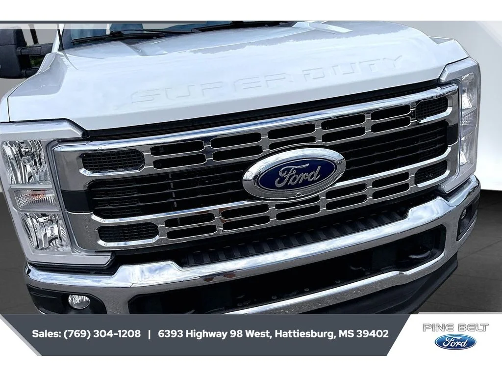 Used 2023 Oxford White Ford XLT image 22
