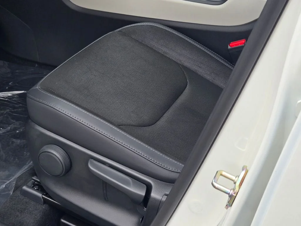 New 2026 White Mazda 2.5 S Select image 21