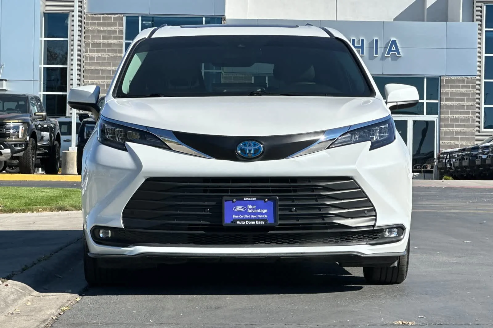Certified Used 2025 Wind Chill Pearl Toyota XLE image 10