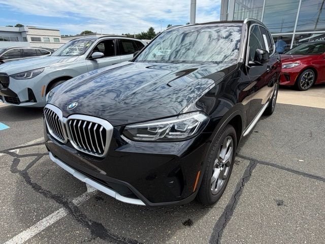 Used 2023 Black BMW xDrive30i image 3