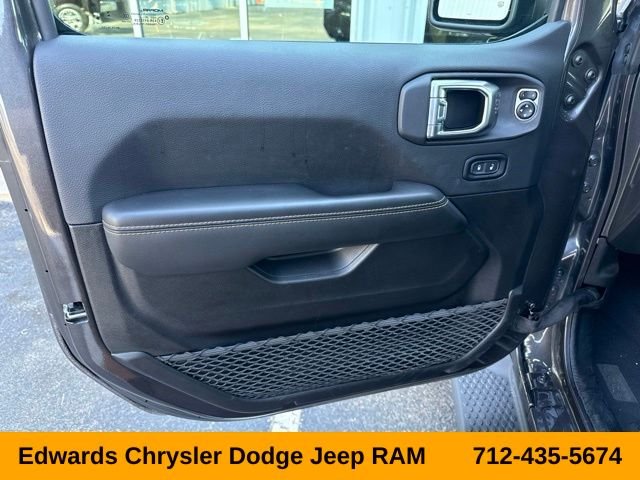 Used 2025 Gray Jeep Sahara 4xe image 14