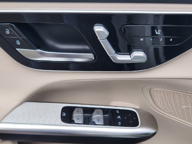 New 2027 Polar White Mercedes-Benz GLC 300 image 11