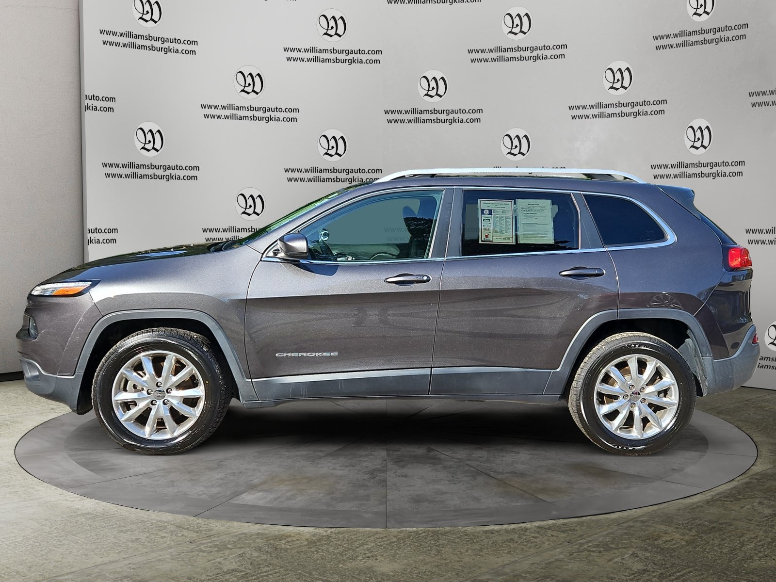 Used 2015 Jeep Cherokee Limited with VIN 1C4PJMDS2FW538042 for sale in Williamsburg, VA