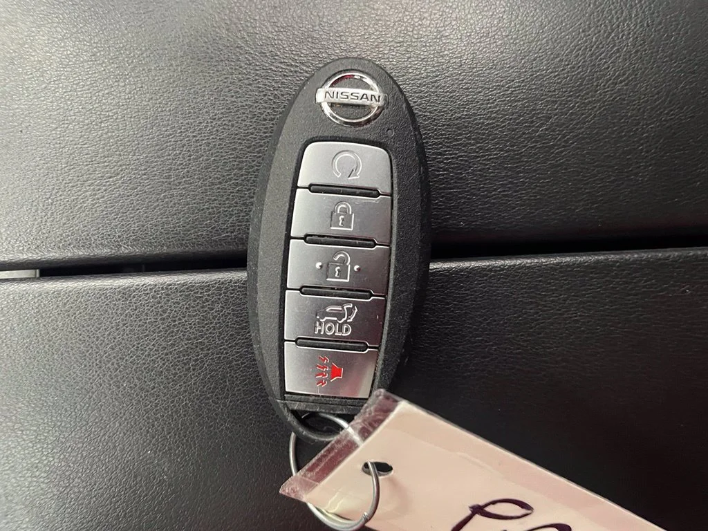 Used 2021 Red Nissan Platinum image 18