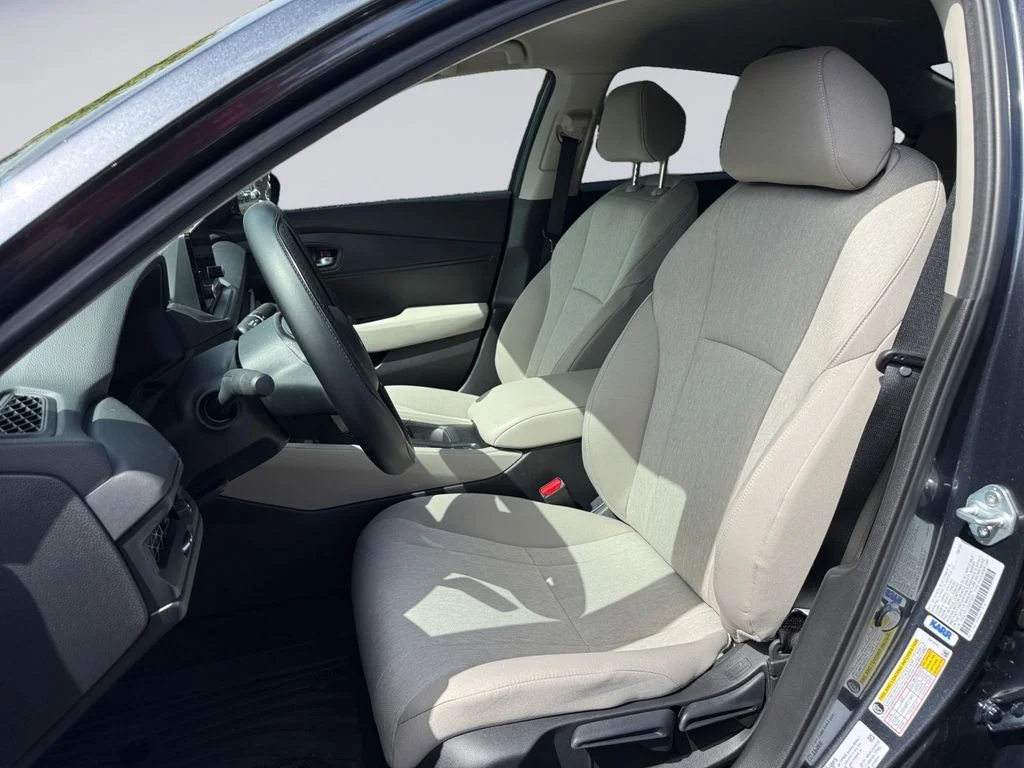 Used 2025  Honda LX image 10