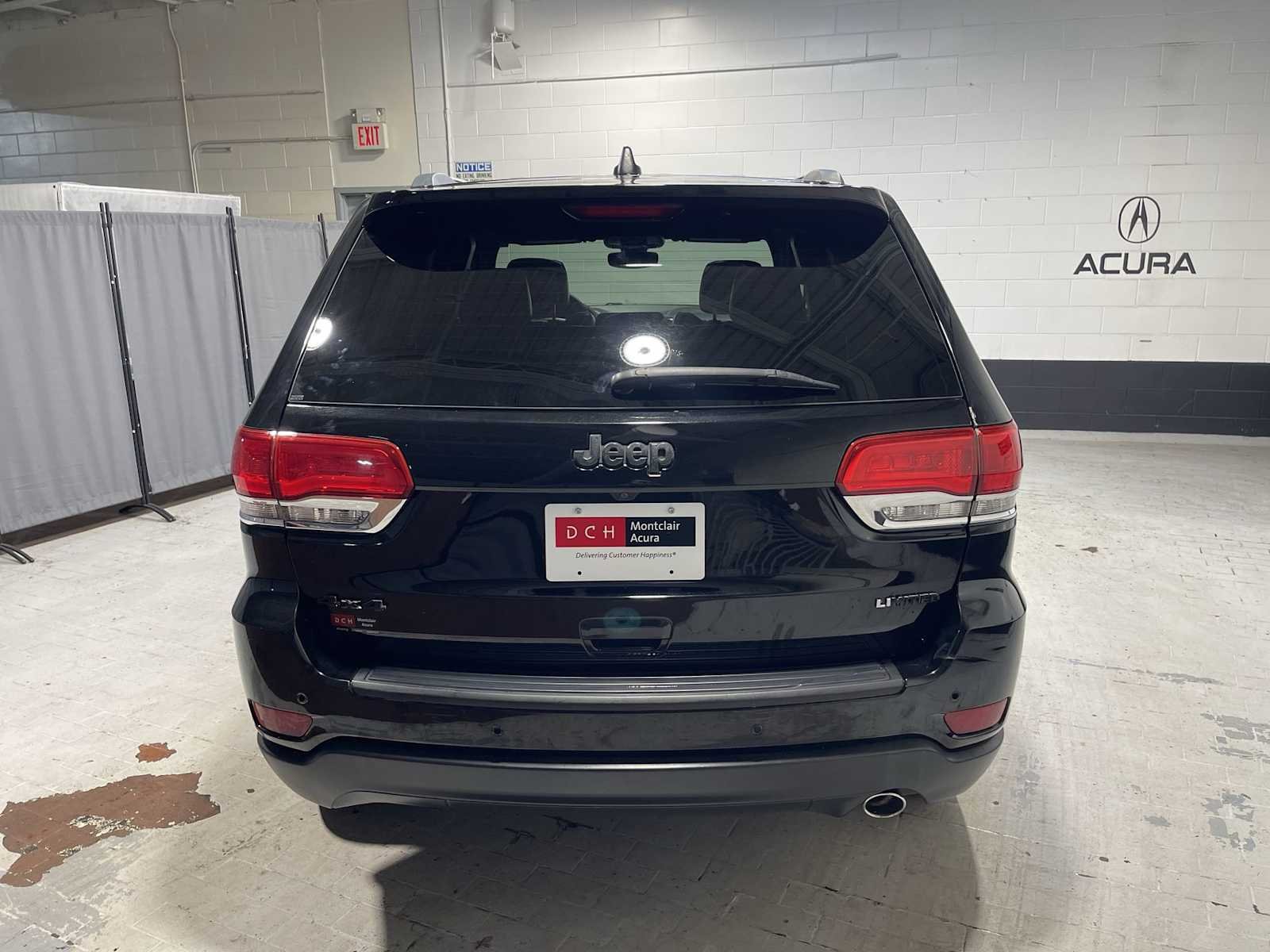 Used 2019 Diamond Black Crystal Pearlcoat Jeep Limited image 5