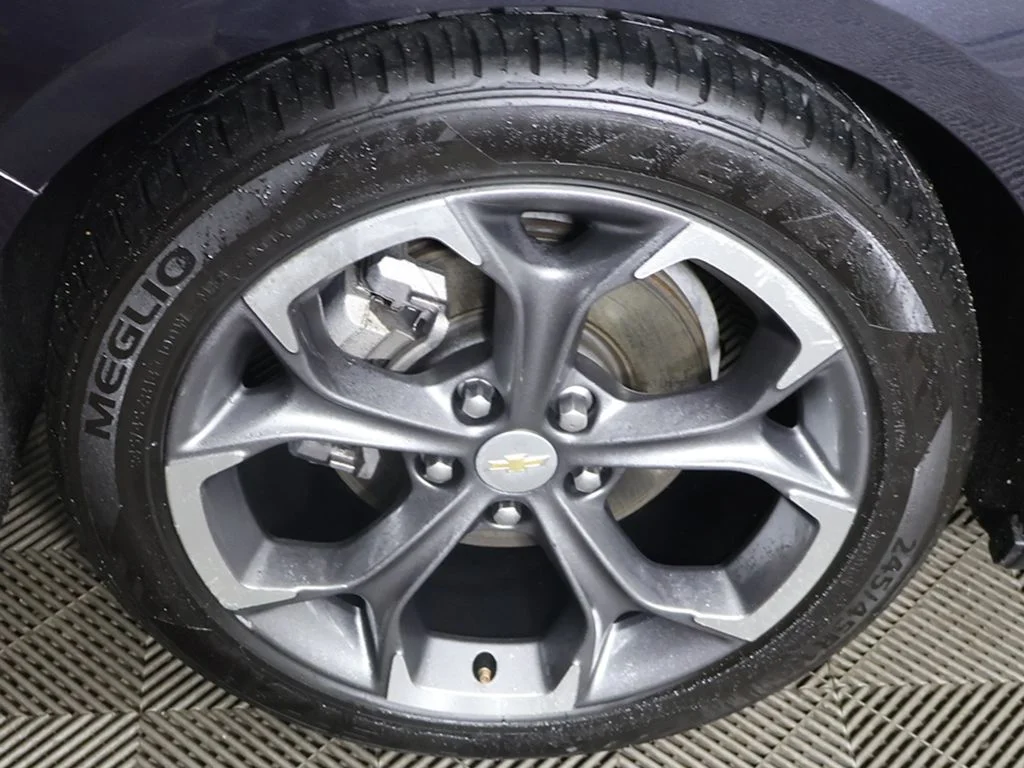Used 2023 Gray Chevrolet LT image 15