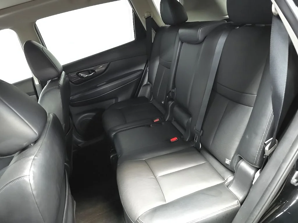 Used 2017 Black Nissan SL image 34