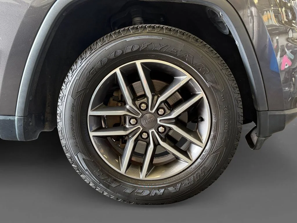 Used 2019 Gray Jeep Laredo E image 8