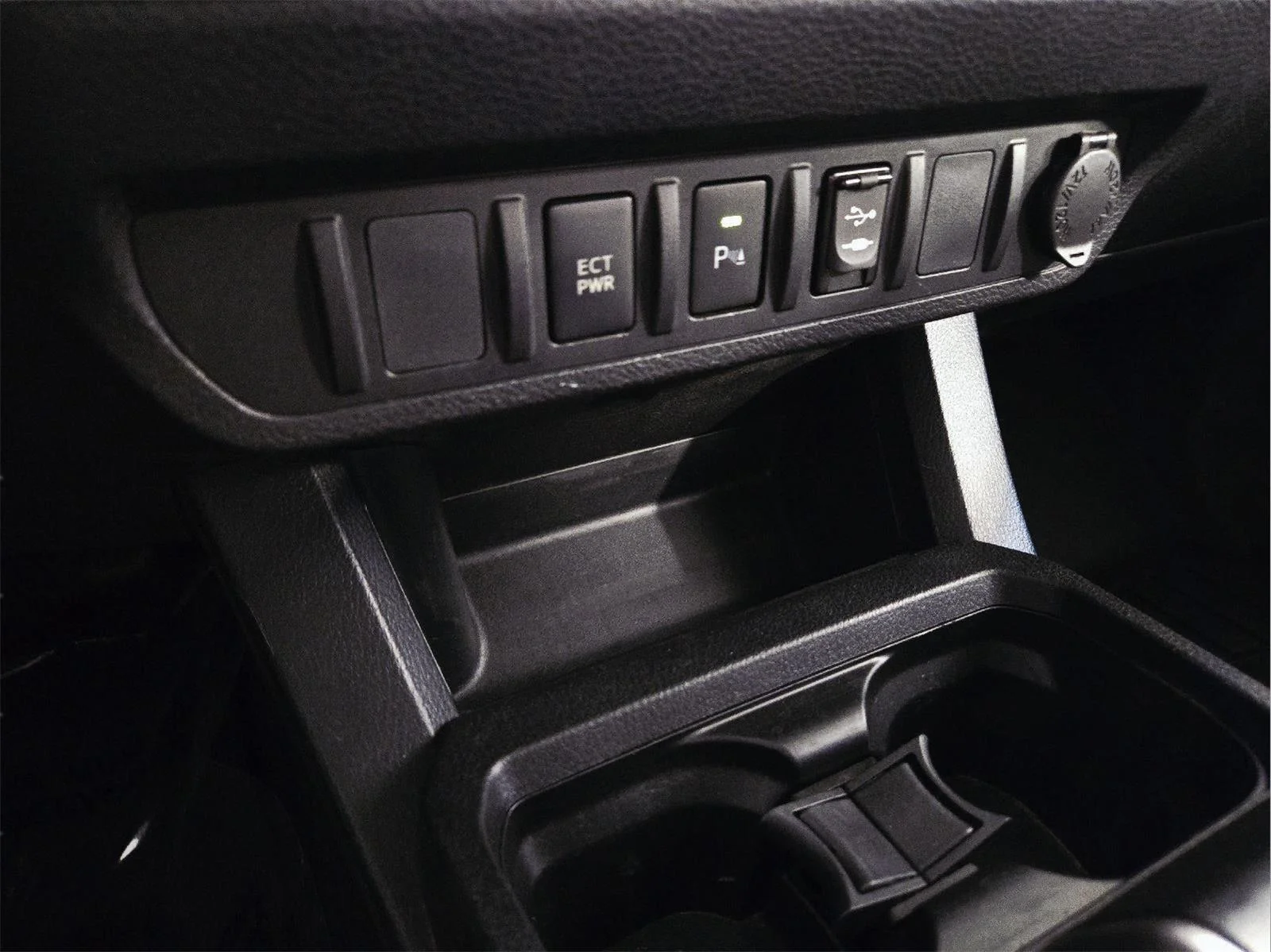 Used 2019 Super White Toyota SR5 image 27