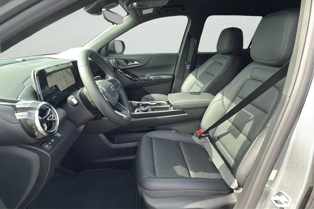 New 2027 Sterling Gray Metallic Chevrolet LT image 17
