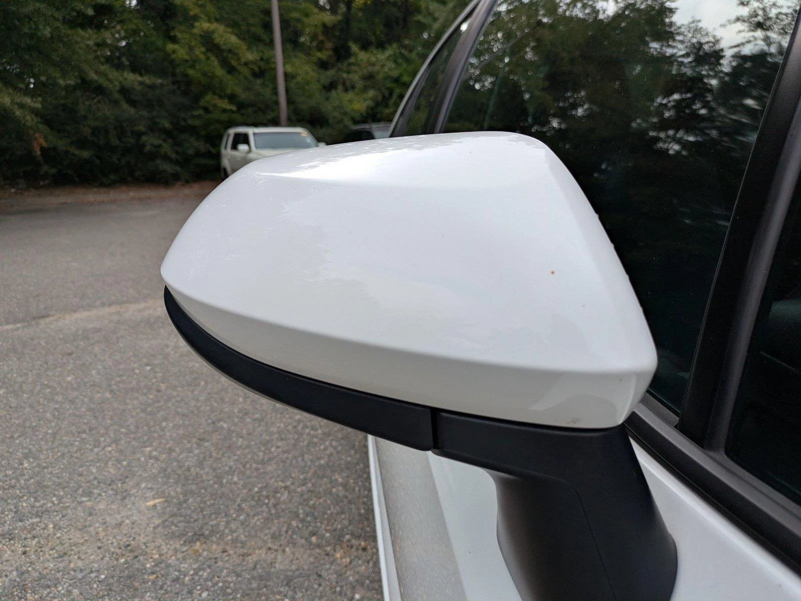 Used 2024  Toyota LE image 12